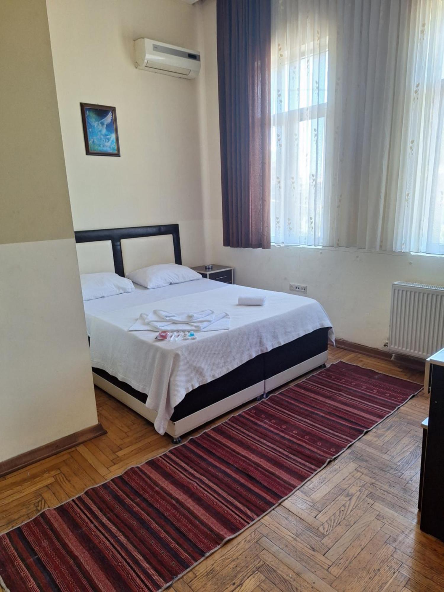 Gold Hotel Batum Kültér fotó