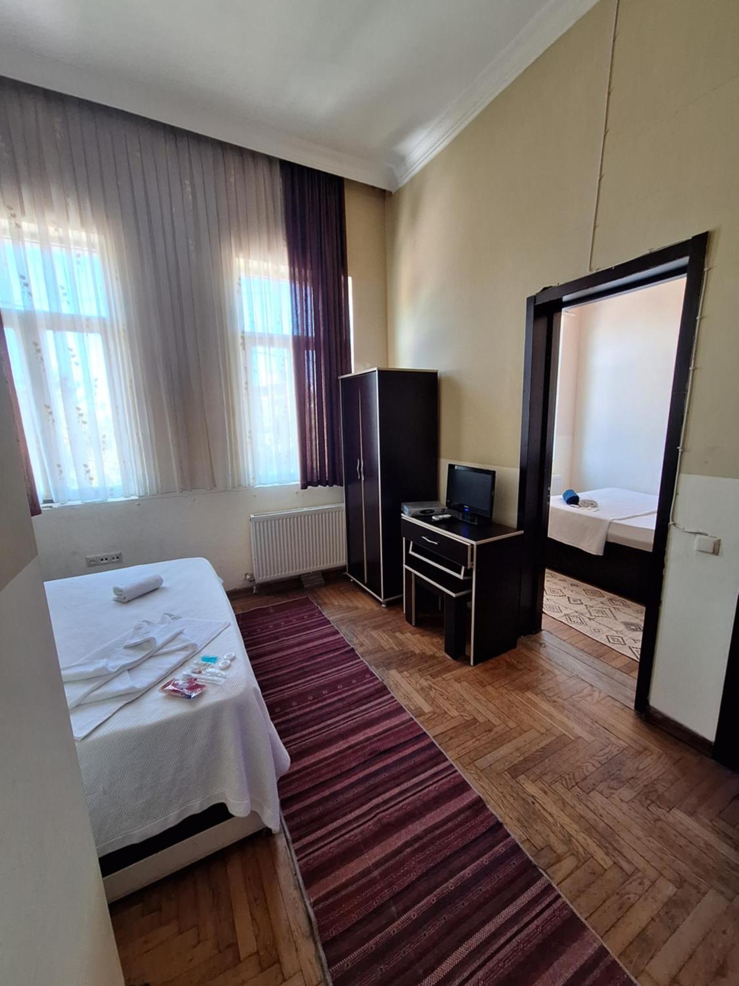 Gold Hotel Batum Kültér fotó